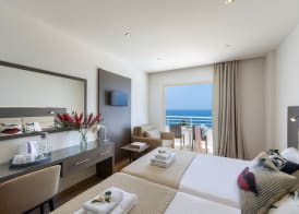 Queens Bay Hotel 5