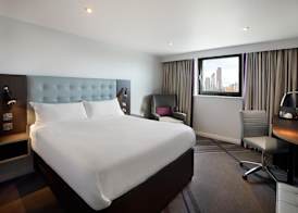 Premier Inn London City - Aldgate 3