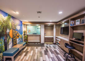 Travelodge by Wyndham Culver City 4