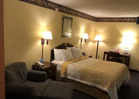 Days Inn & Suites by Wyndham Youngstown / Girard Ohio 3