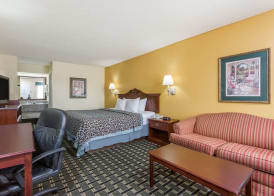 Days Inn & Suites by Wyndham Warner Robins Near Robins AFB 5