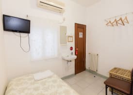 Pension Mesones 4