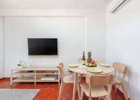 BnB Homes Apartment with cozy Terrace & Swimming pool near the heart city 4