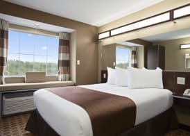 Sonesta Essential Fairmont 5