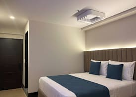 Hotel Continental ByHours 4