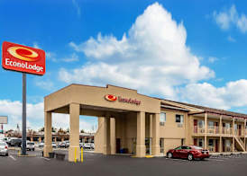 Econo Lodge East 2