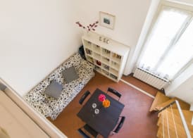 GuestHost - Della Scala Modern Apartment 4