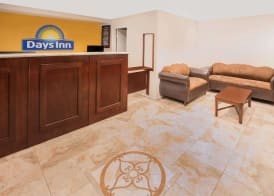 Days Inn by Wyndham Ontario Airport 2