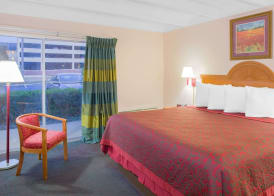 Days Inn by Wyndham Tallahassee University Center 2