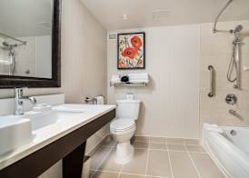 Holiday Inn VANCOUVER-CENTRE (BROADWAY) by IHG 5