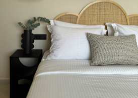 Morfes Luxury Suites by Caldera Houses 5