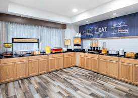 Hampton Inn Sanford 5
