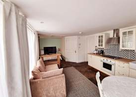 Oak Tree Rooms 5