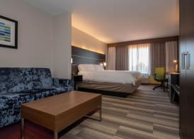 Holiday Inn Express & Suites KANSAS CITY-GRANDVIEW by IHG 2