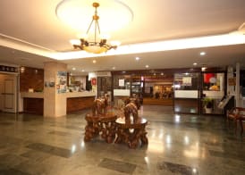 Champagne Hotel 2