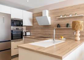 Bright Apartment With Sea View 4