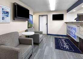 Travelodge by Wyndham Madison Heights MI 4