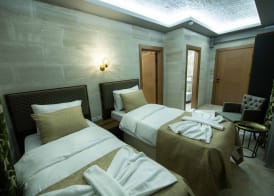 Ahiyan Hotel 5