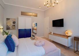 Designer 2-Bedroom Flat with Balcony & Full Amenities Steps from Piata Universitatii 3