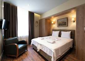 Level Suites 2