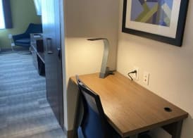 Holiday Inn Express & Suites COLUMBIA-I-26 @ HARBISON BLVD by IHG 5