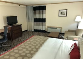 Ramada by Wyndham Birmingham Airport 5