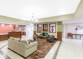 Ramada by Wyndham Fresno Northwest 3