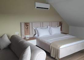 Petra Port Hotel 5