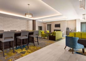 La Quinta Inn & Suites by Wyndham Orlando I-Drive Theme Parks 2