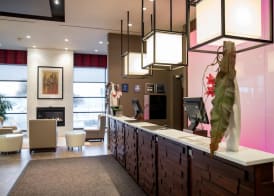 Hotel Ruby Foo's 3