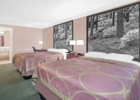 Super 8 by Wyndham Austell/Six Flags 5