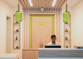 Hotel Le Roi Express Karol Bagh 4