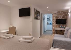 Homey 1-BR Apt 2