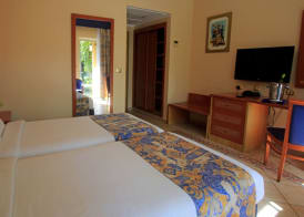 The Kairaba Beach Hotel 4