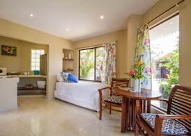 Tamarindo Village Hotel 5