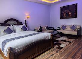 Montecarlo Hotel 5