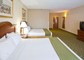 Holiday Inn Express & Suites LIVE OAK by IHG 5