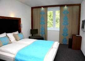 Motel One Frankfurt-Airport 2