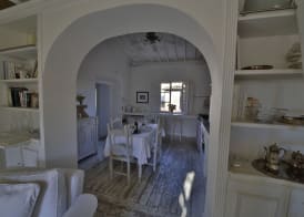 White Home by Mmega 5