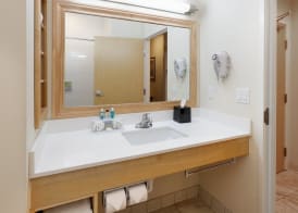 Holiday Inn Express & Suites SAN ANTONIO - BROOKS CITY BASE by IHG 4