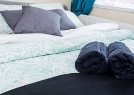 Shirley House 3, Guest House, Self Catering, Self Check in with Smart Locks, Use of Fully Equipped Kitchen, close to City Centre, Ideal for Longer Stays, Walking Distance to BAT, 20 min Drive to Fawle 2