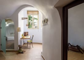 Suite Home Santorini 5