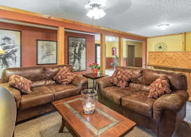 Rodeway Inn Rifle 3