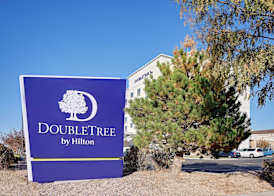 DoubleTree by Hilton Denver International Airport 2