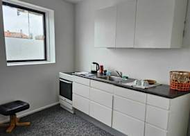 Airport Apartment 4