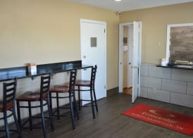 Econo Lodge Nashville North 2