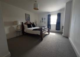 2 Bedroom Near Ocean Village Marina Port Apartment 3