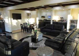 Best Inn & Suites 2