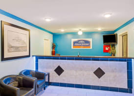 Howard Johnson by Wyndham Galveston 2
