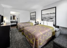 Super 8 by Wyndham Carthage TX 3